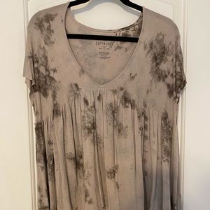 Soft and loose tie-dye style babydoll shirt